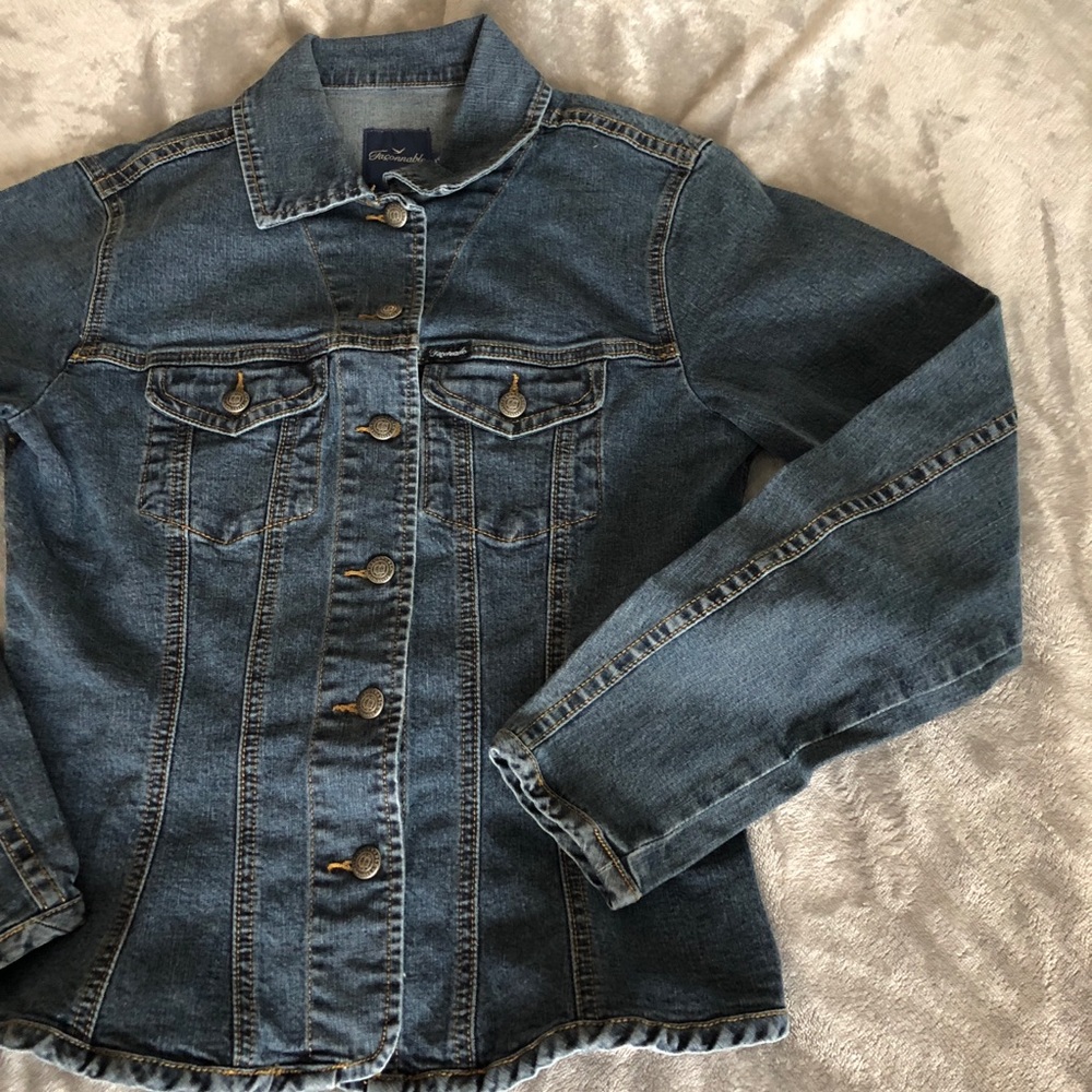EUC Facconable Jean Jacket (XS) - Picture 5 of 6